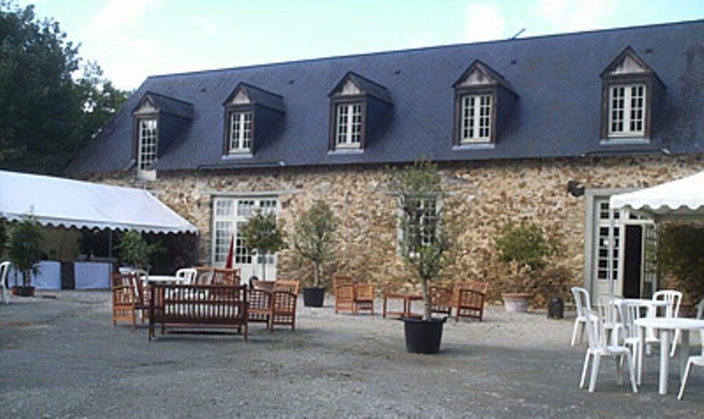 Manoir De Rouesse Hotel Laval  Exterior photo