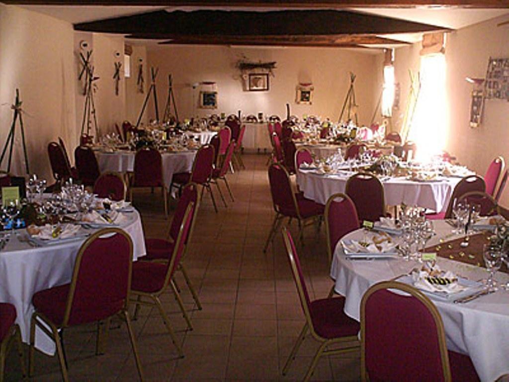 Manoir De Rouesse Hotel Laval  Exterior photo